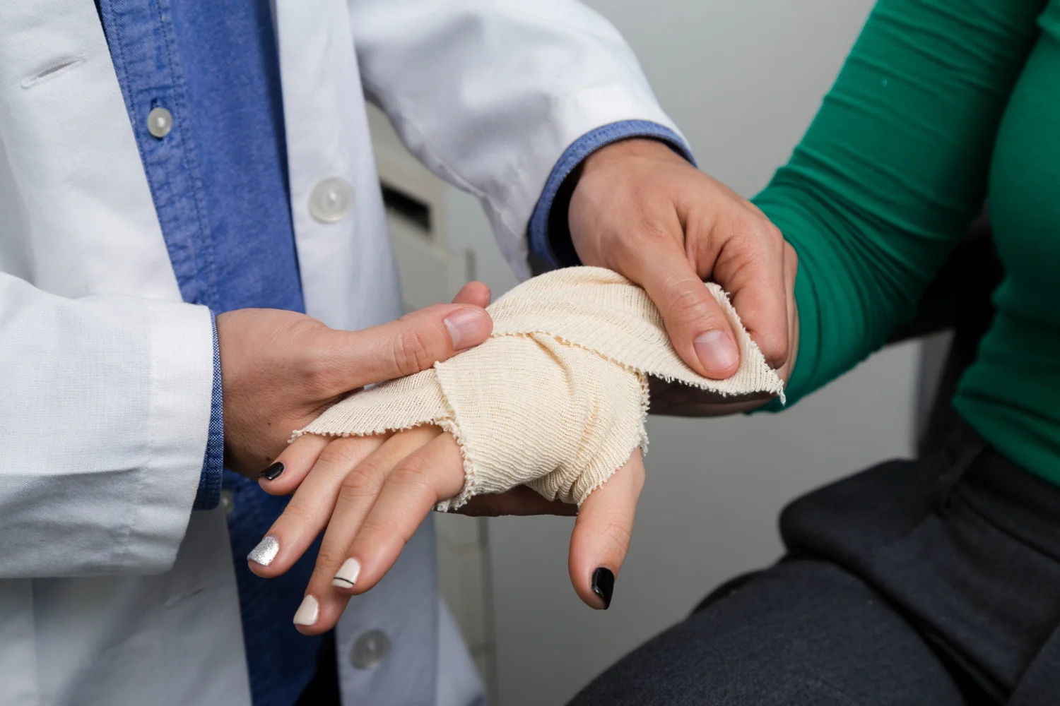 Aysu Güneş Sağlık Kabini | Mersin Mezitli Glutatyon Tedavisi | Mersin Mezitli Serum Takma Hizmeti | Mersin Mezitli Enjeksiyon ve Pansuman | Mersin Mezitli Sonda ve NG Takma-Çıkarma | Mersin Mezitli Serum | Mersin Mezitli Enjeksiyon